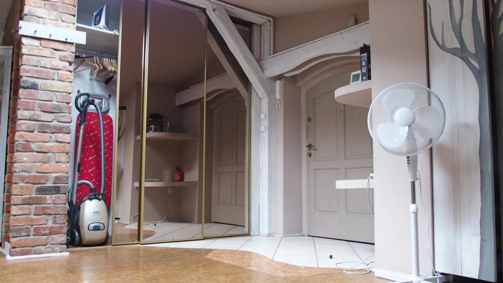 Flat In Central Poznanアパートメント 部屋 写真